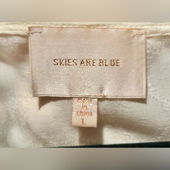 Skies are blue scallop sleeve cream blouse with circle detail Sz L - Picture 5 of 5